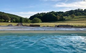 Havre de paix dans le Jura Alsacien avec piscine privée externe de mai à septembre