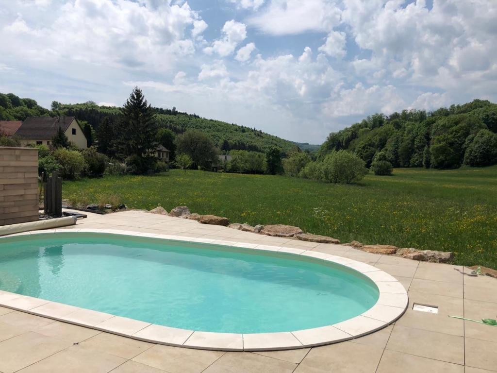 Villa Havre de paix dans le Jura Alsacien avec piscine privée externe de mai à septembre à Bendorf Extérieur photo